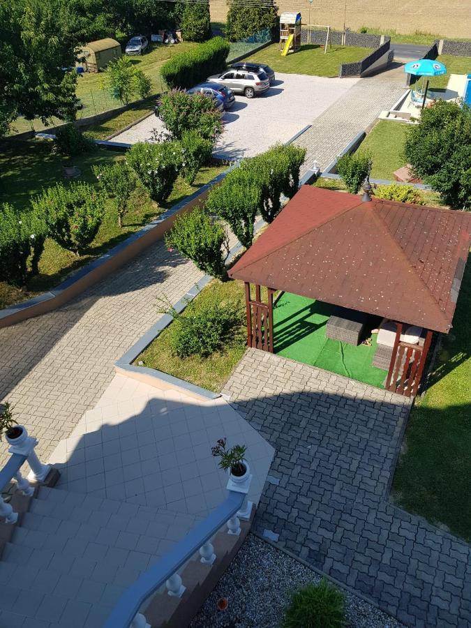 Hibiskus Appartementhaus Cserszegtomaj Extérieur photo